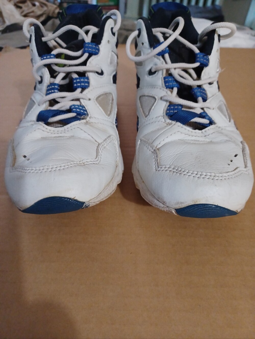 New Balance Men’s White & Blue Leather Breathable 840 Walking Shoes Size 10.